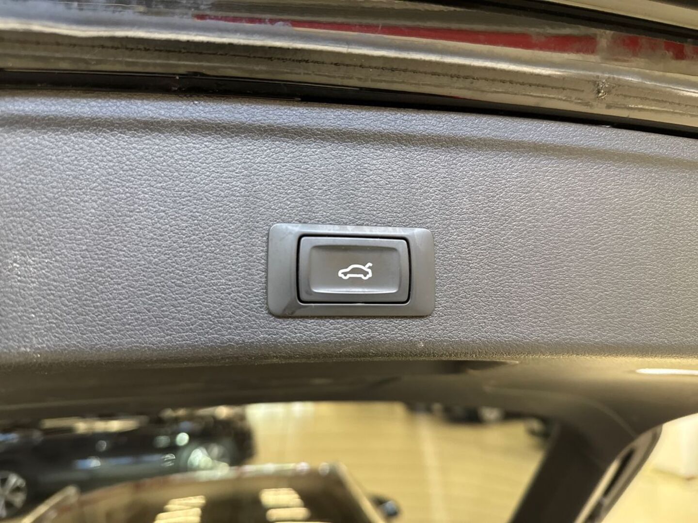 AUDI A4 32