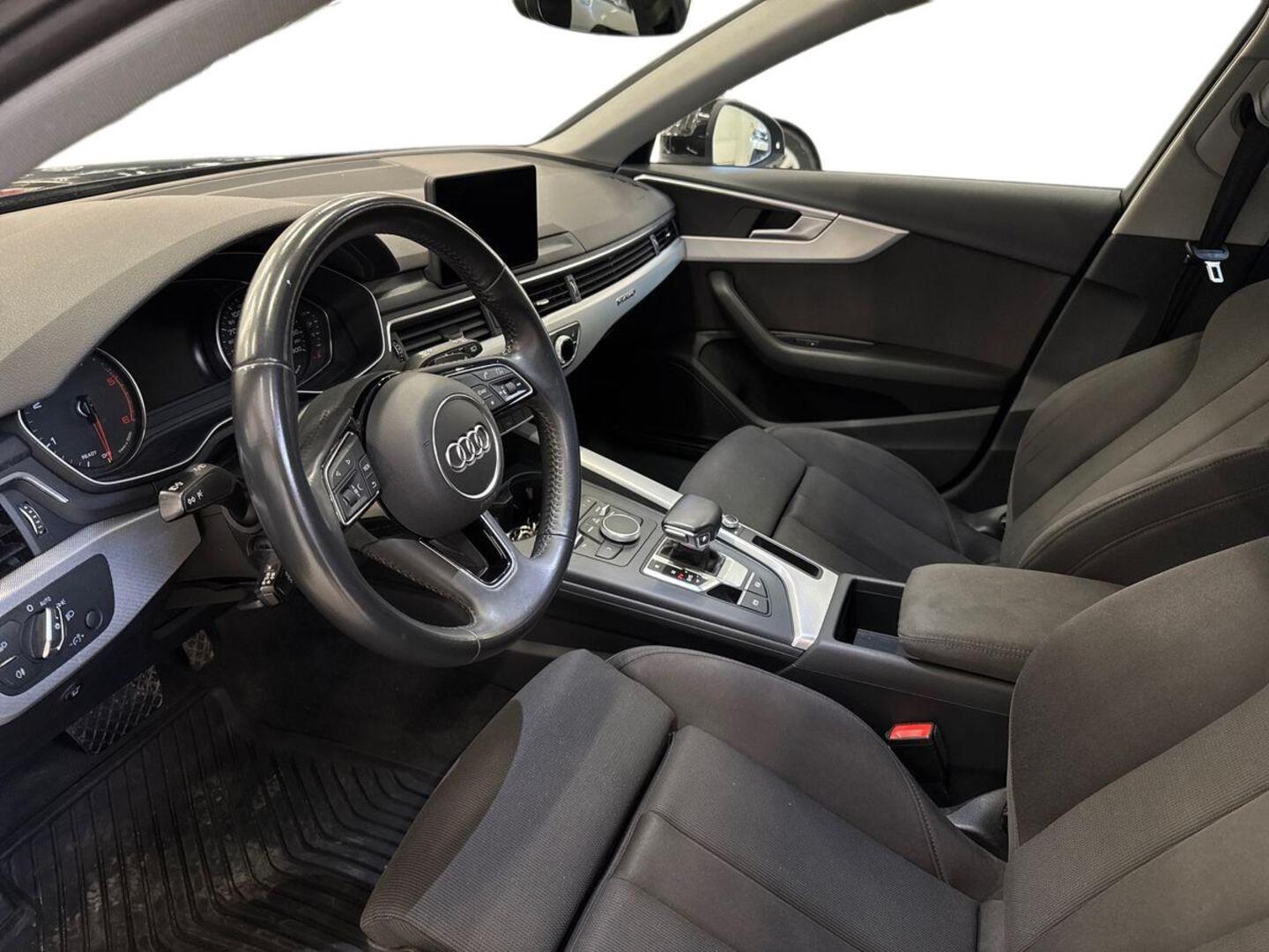 AUDI A4 7