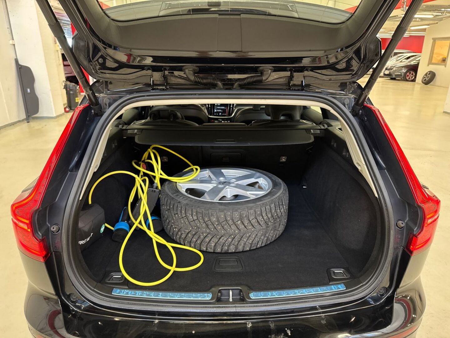 VOLVO V60 2020