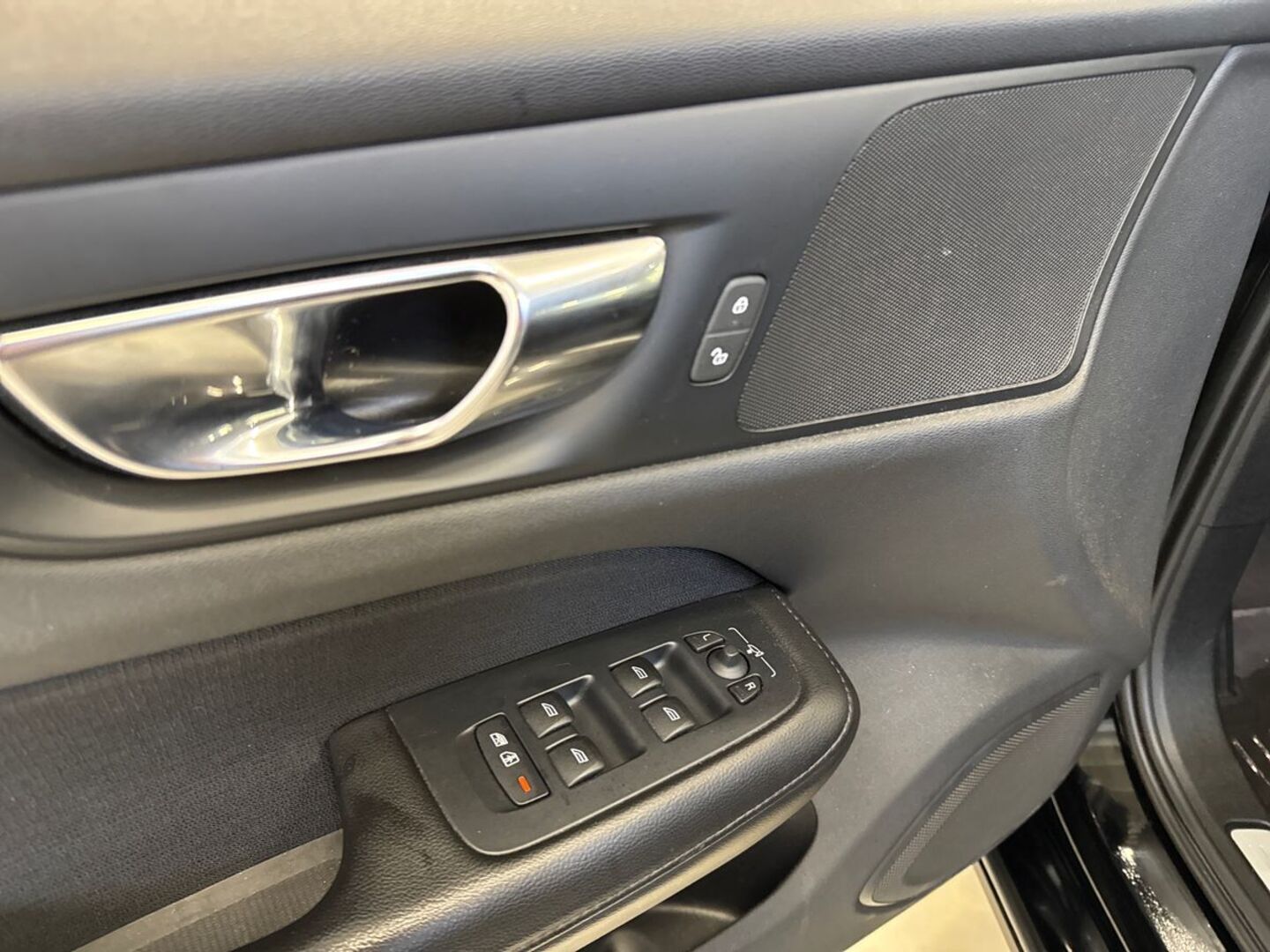 VOLVO V60 2020