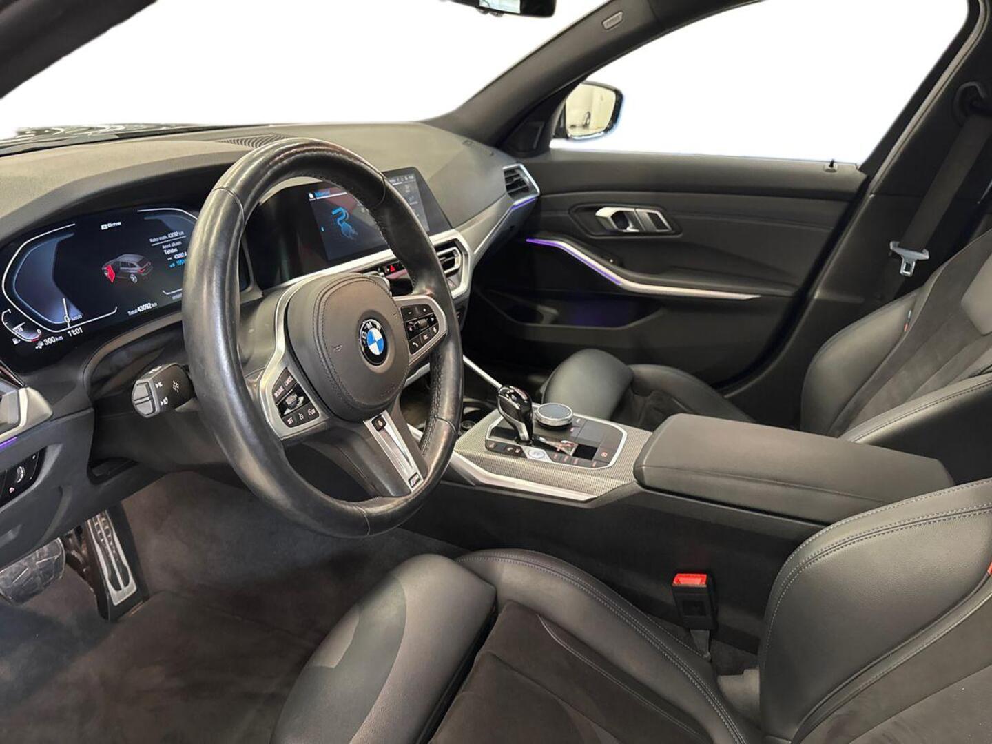 BMW 330 2021
