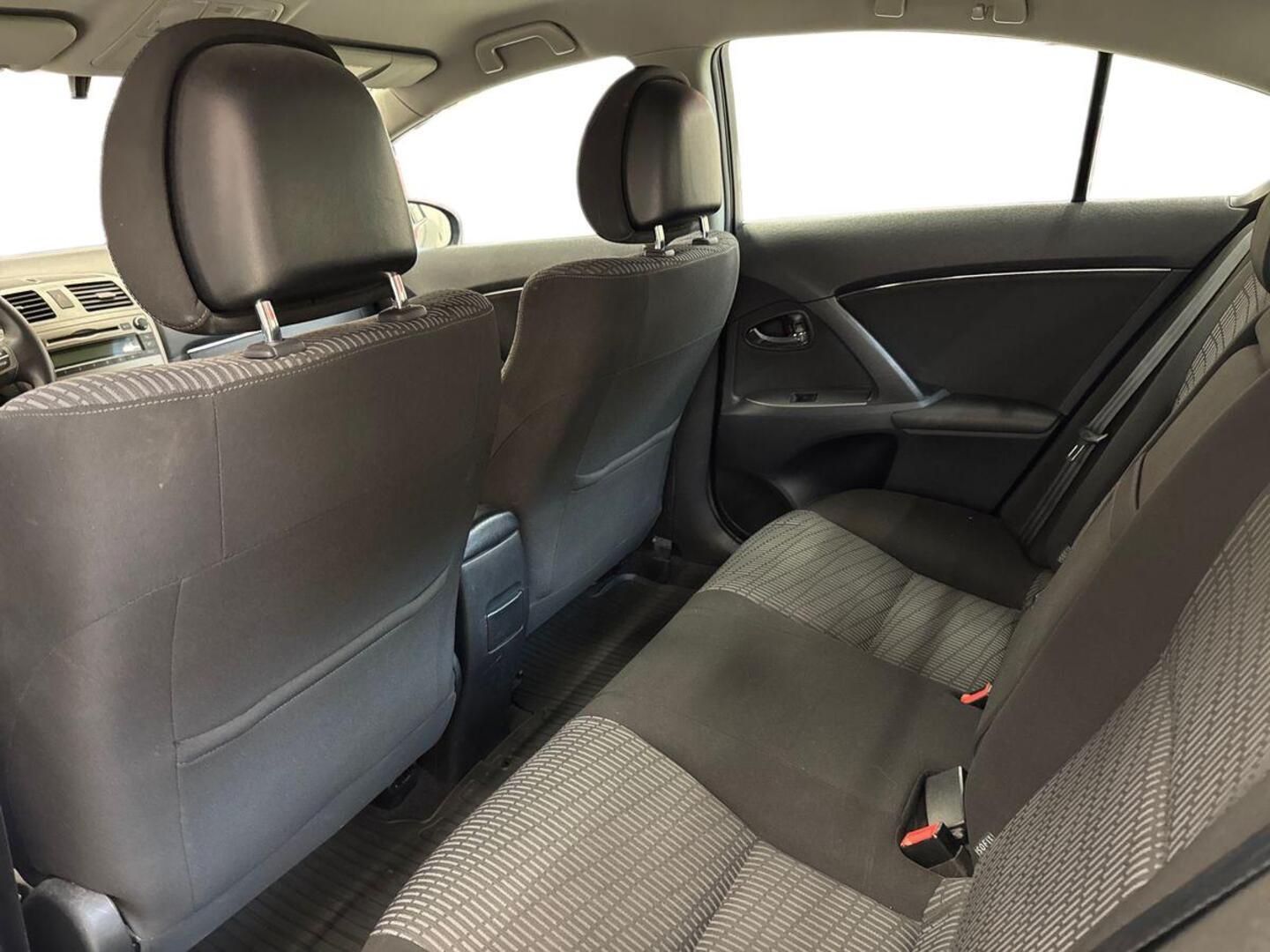 TOYOTA Avensis 10