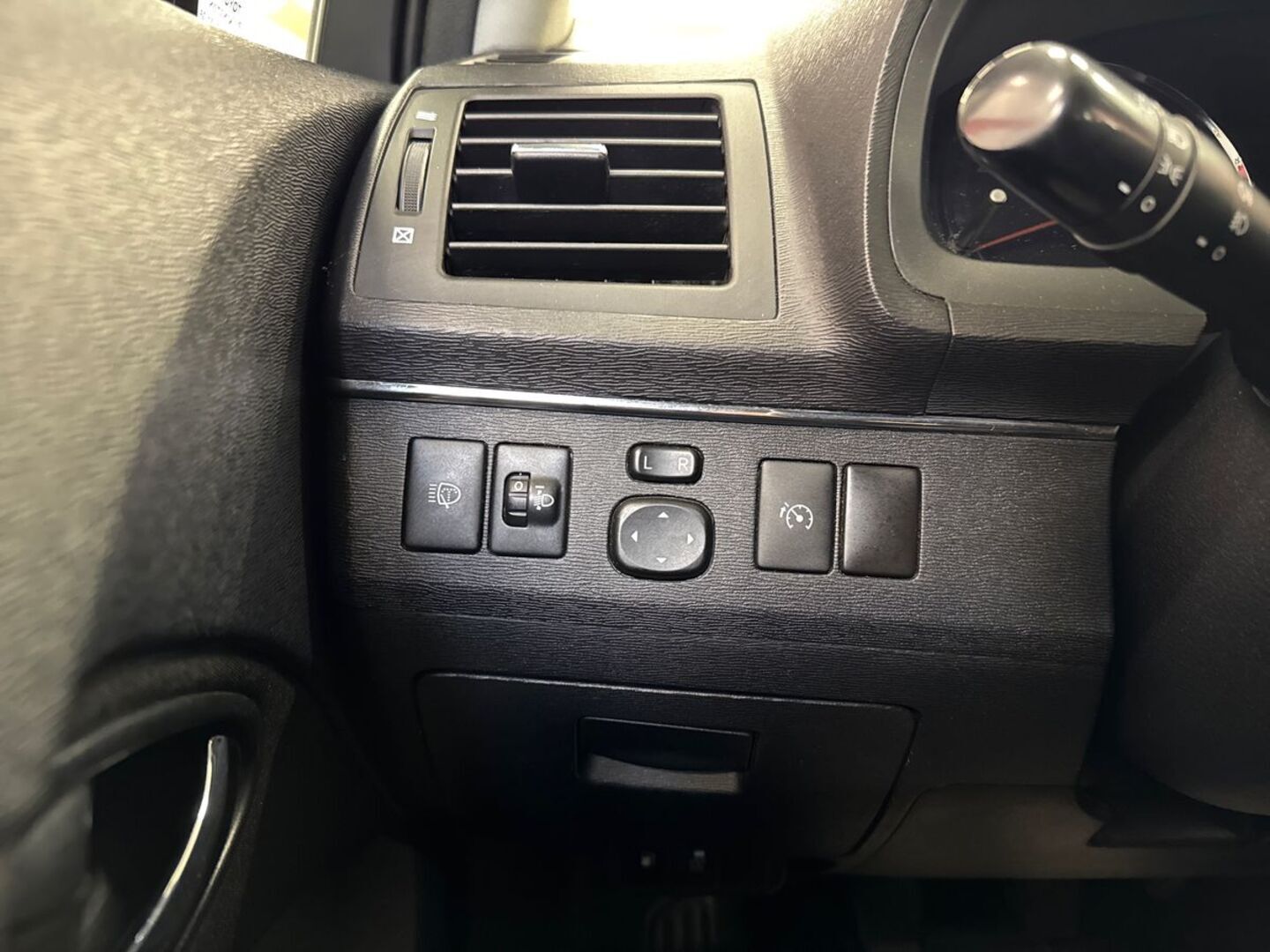 TOYOTA Avensis 17
