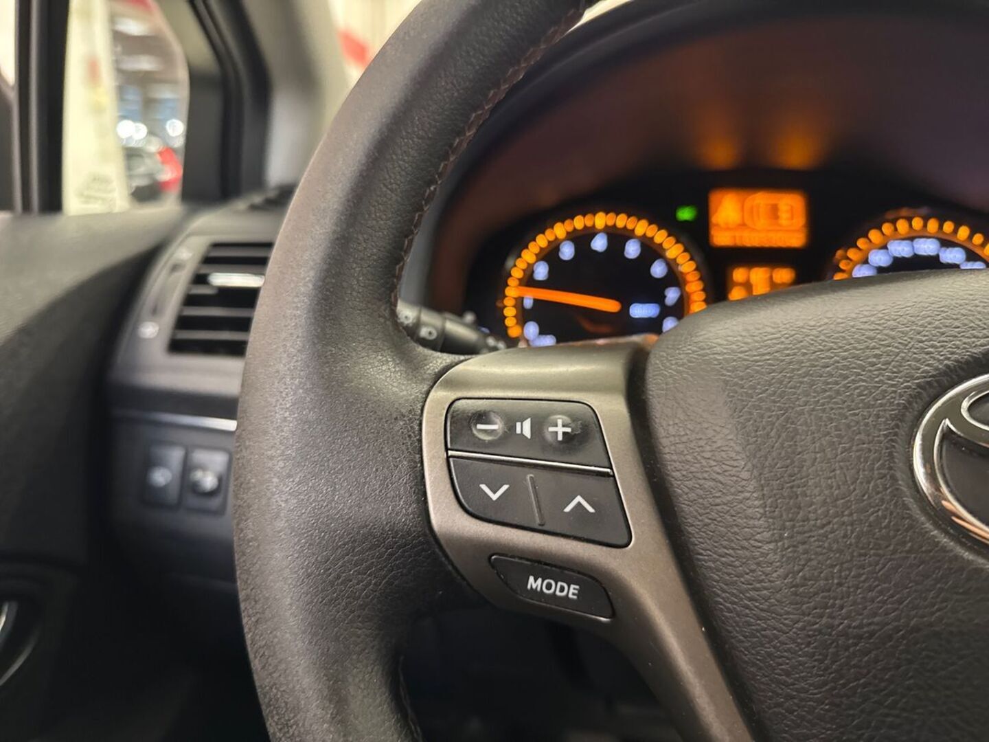 TOYOTA Avensis 22