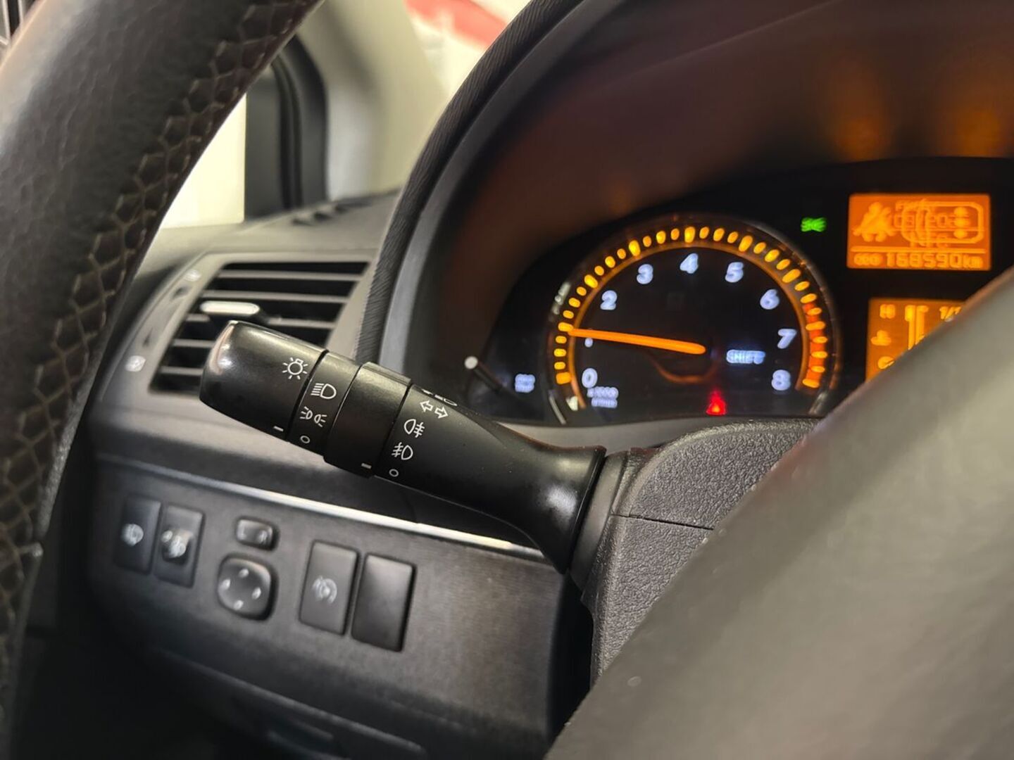 TOYOTA Avensis 24