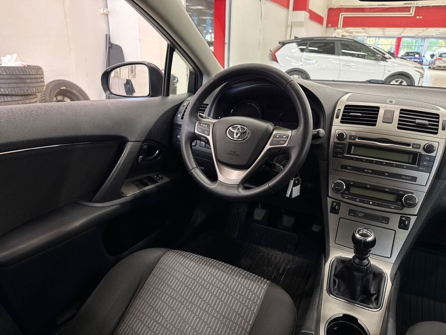 TOYOTA Avensis 27