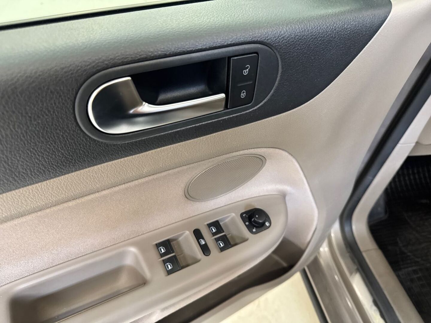 VOLKSWAGEN Golf Plus 2011