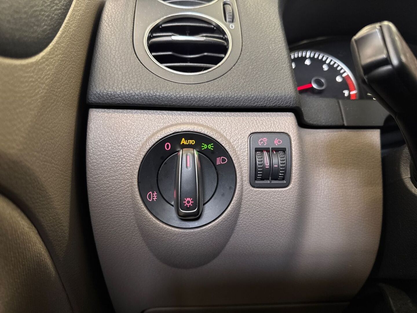 VOLKSWAGEN Golf Plus 2011