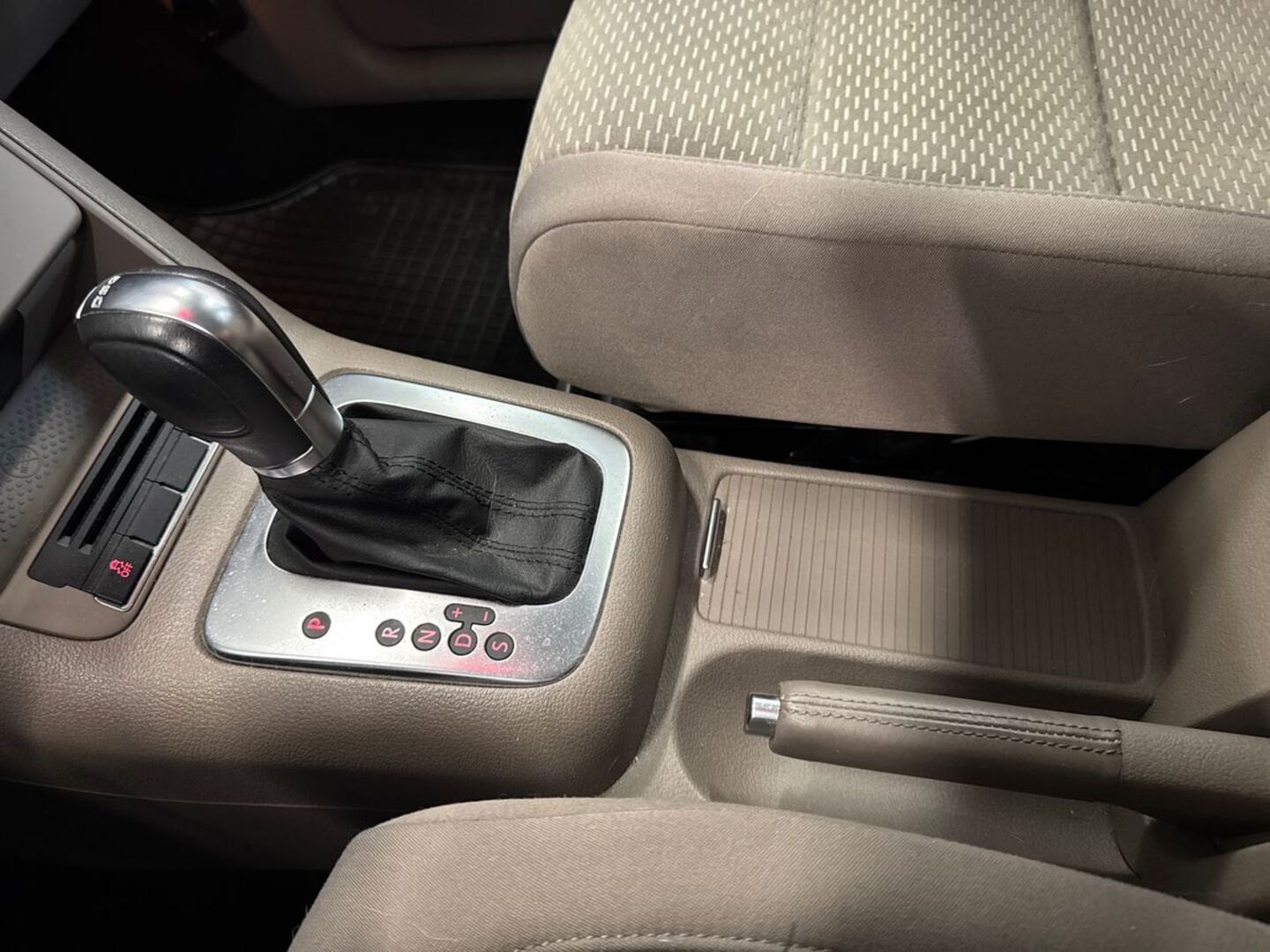 VOLKSWAGEN Golf Plus 2011