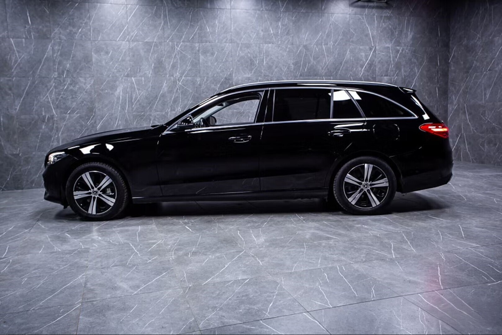 MERCEDES-BENZ C 2023