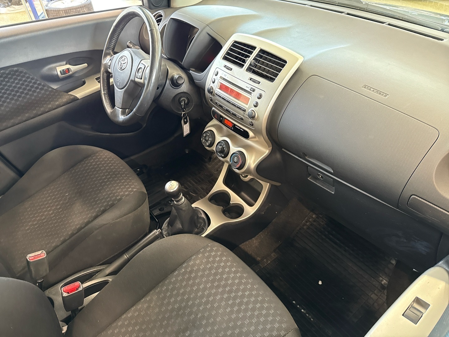 TOYOTA Urban Cruiser 2011