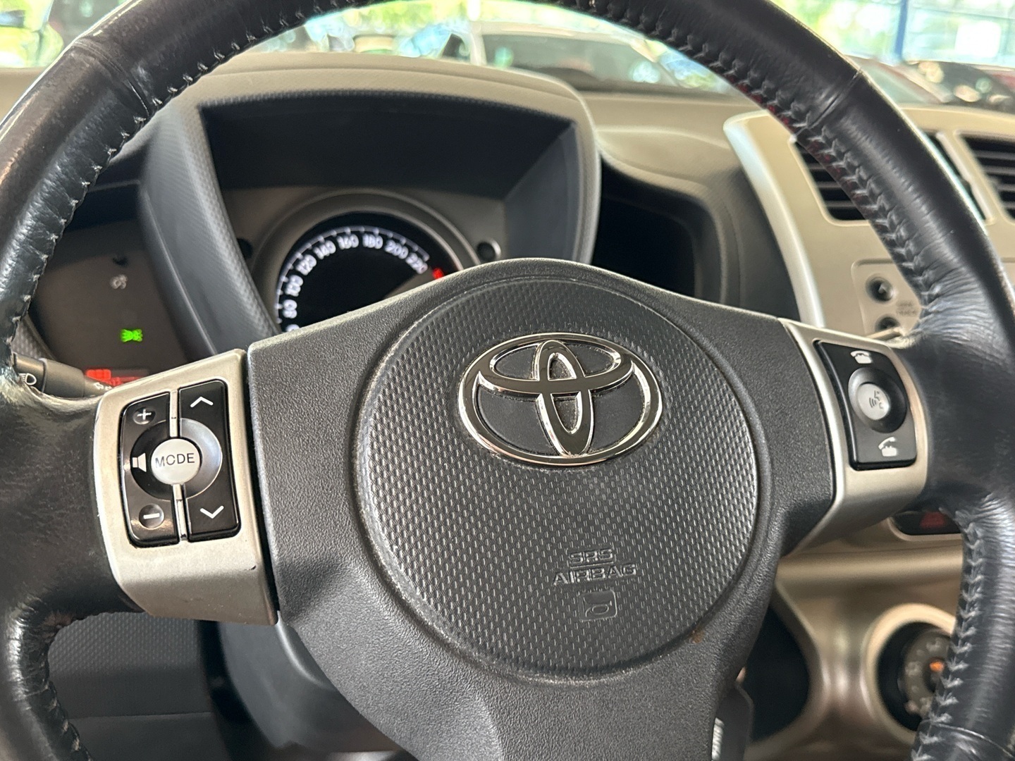 TOYOTA Urban Cruiser 2011