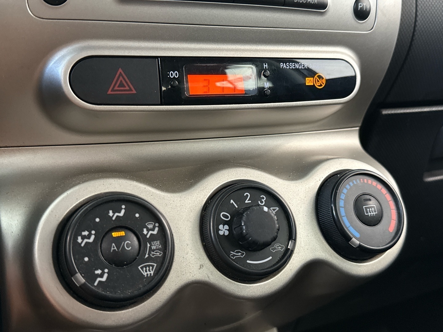 TOYOTA Urban Cruiser 2011