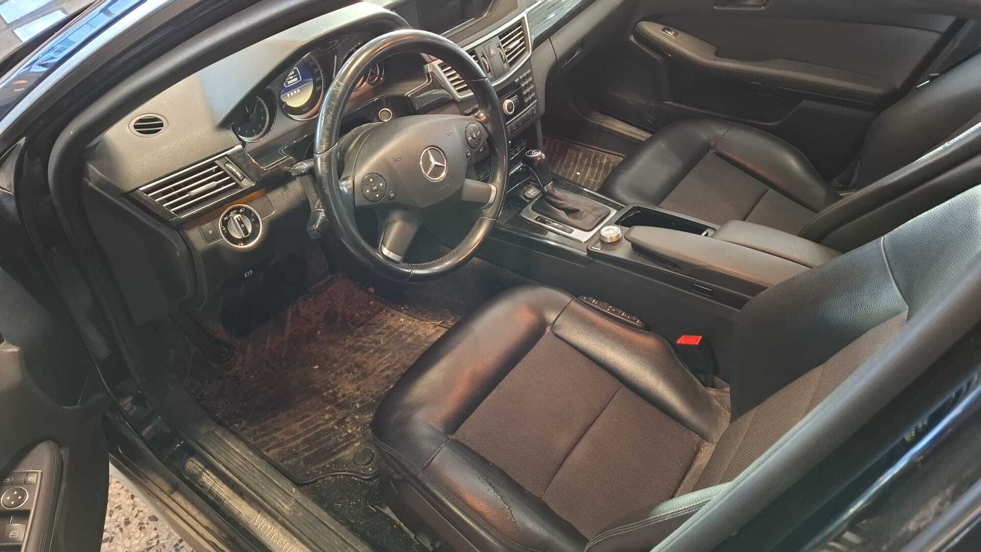 MERCEDES-BENZ E 2011