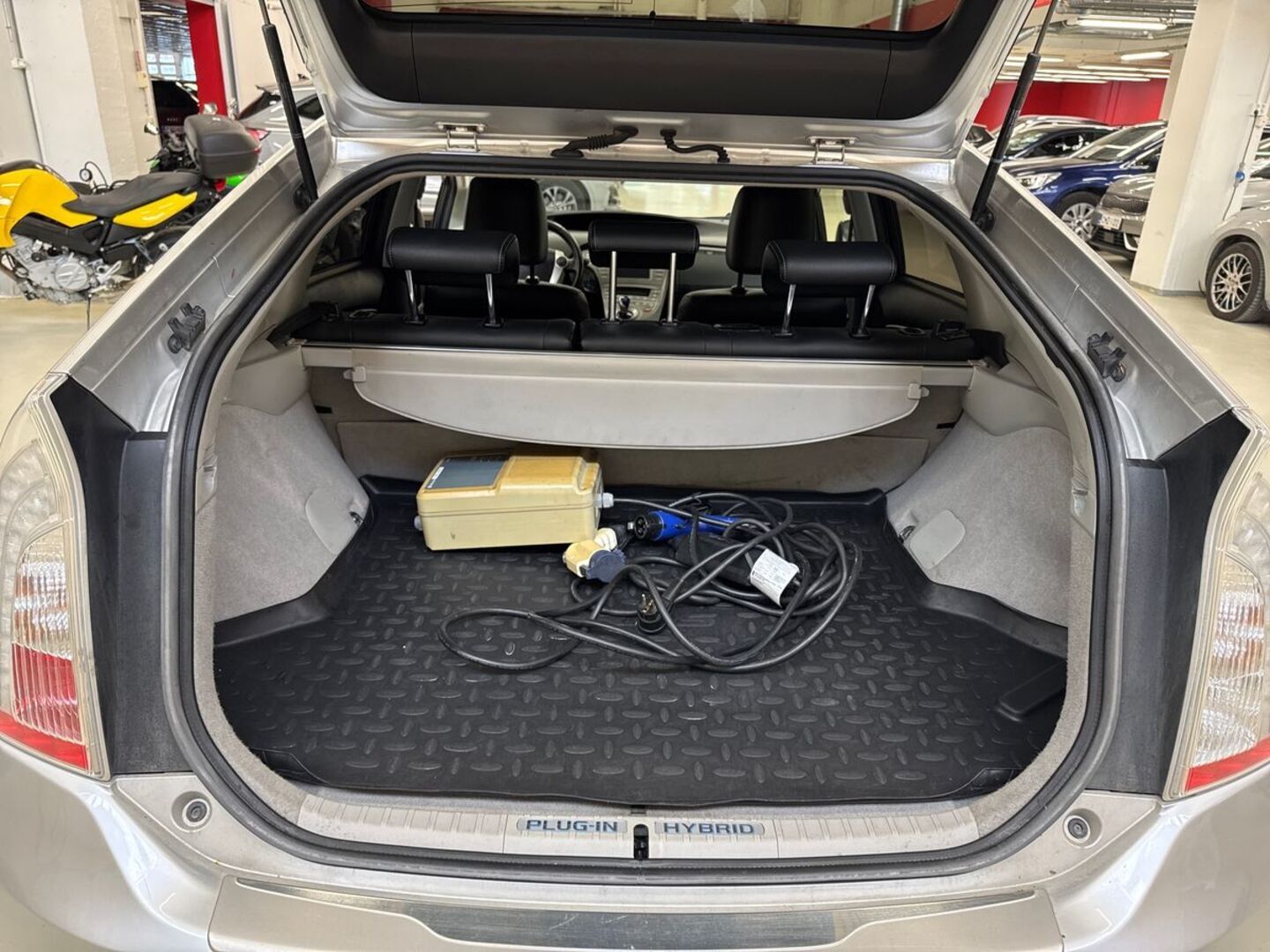 TOYOTA Prius PHEV 2012