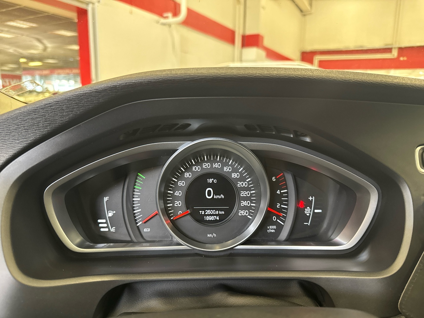VOLVO V40 2013
