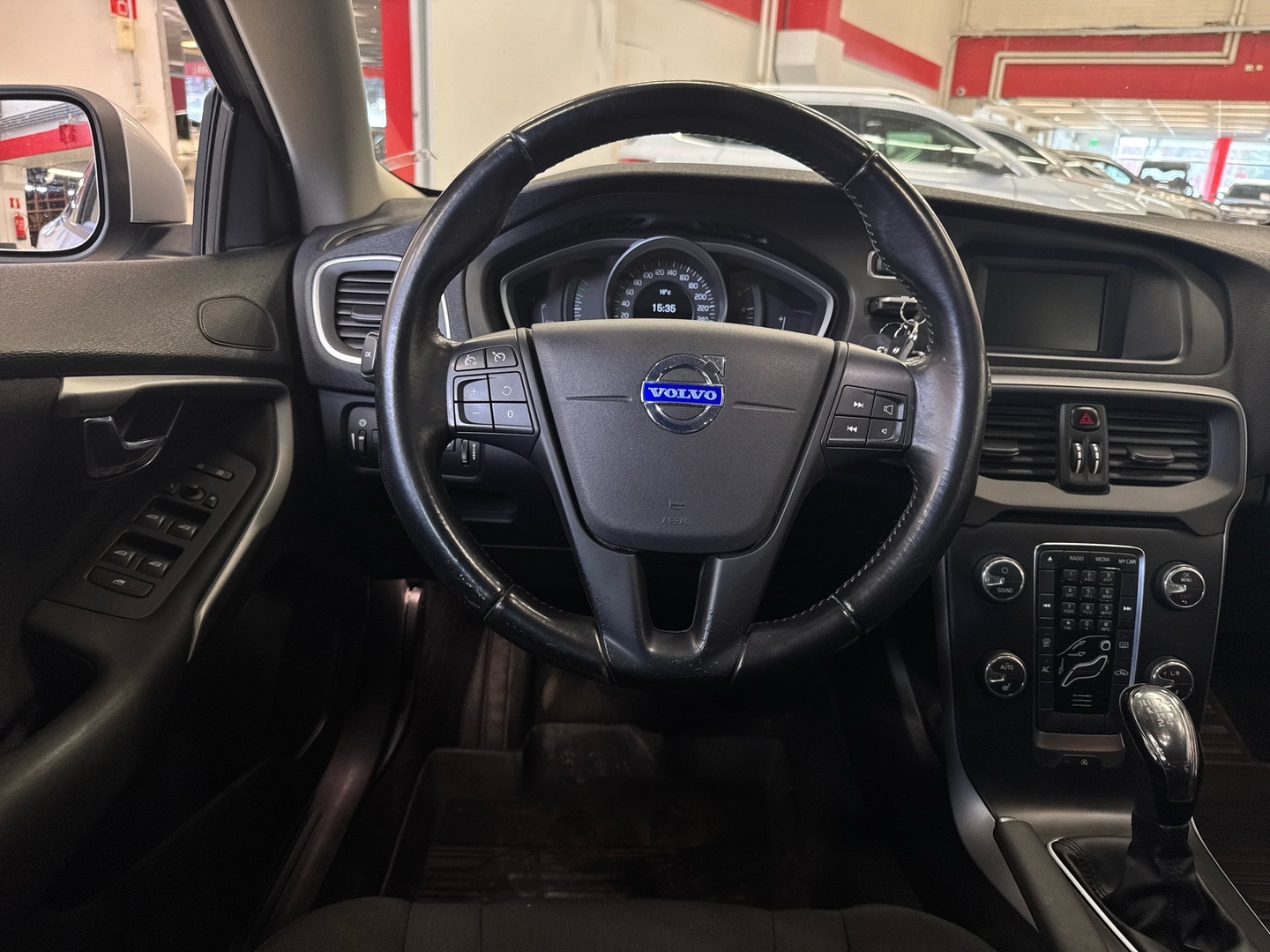 VOLVO V40 2013