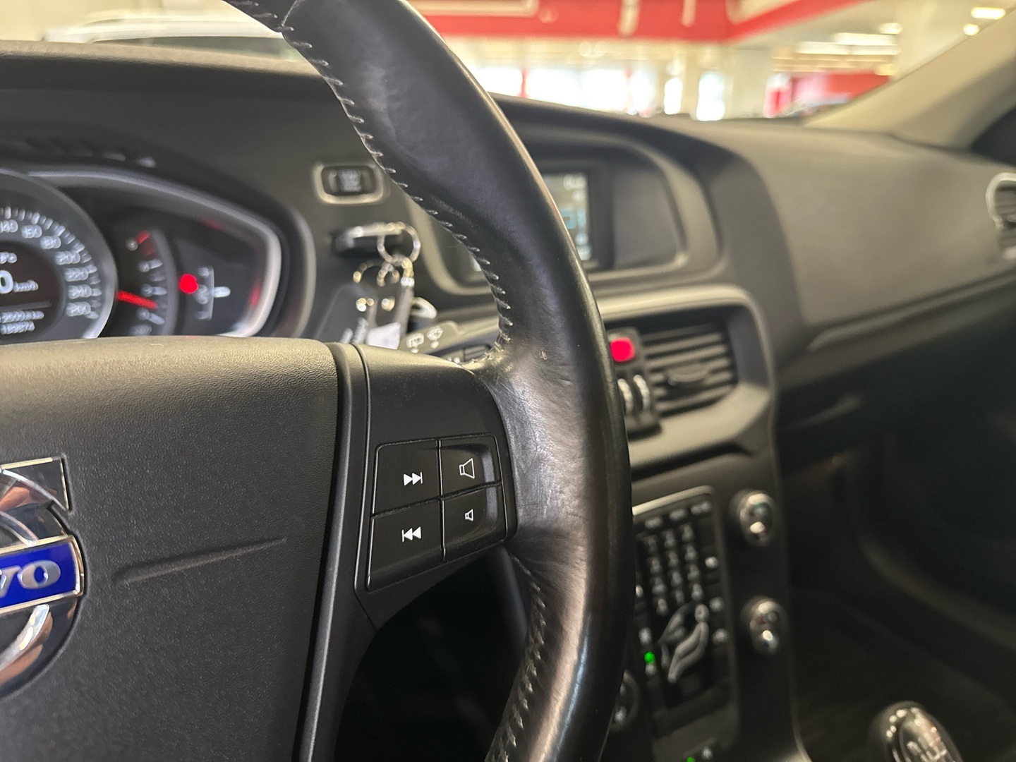 VOLVO V40 2013