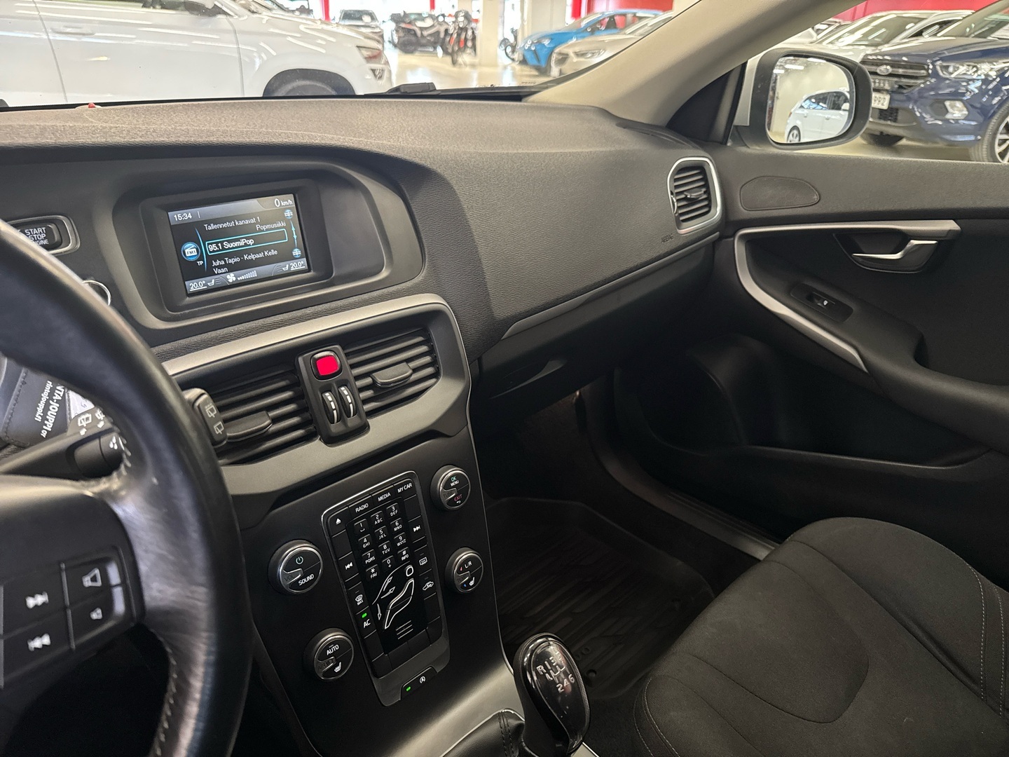 VOLVO V40 2013