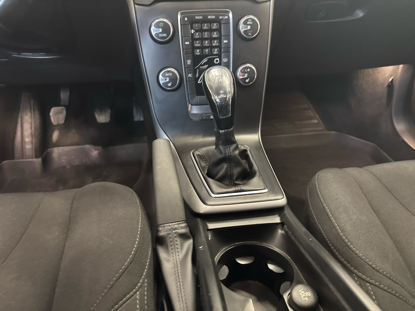 VOLVO V40 2013