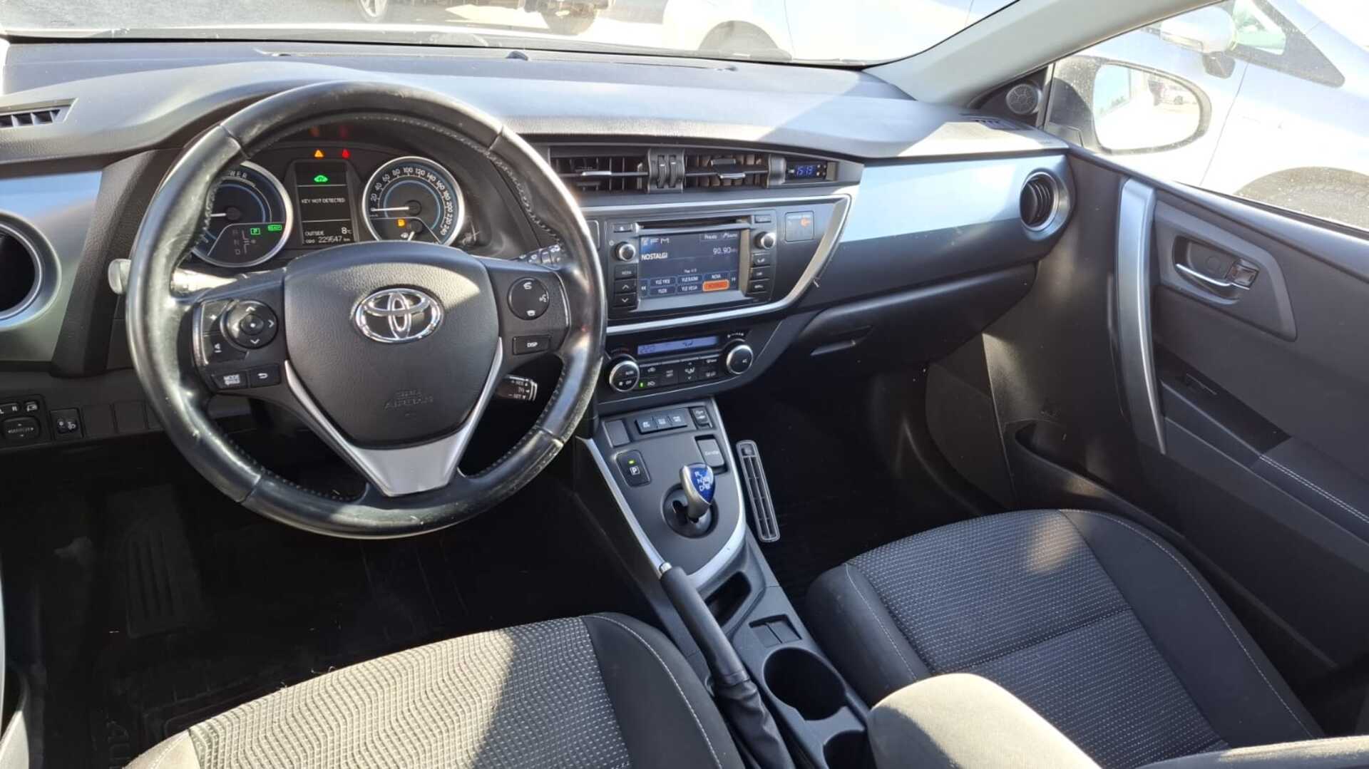 TOYOTA Auris 2014