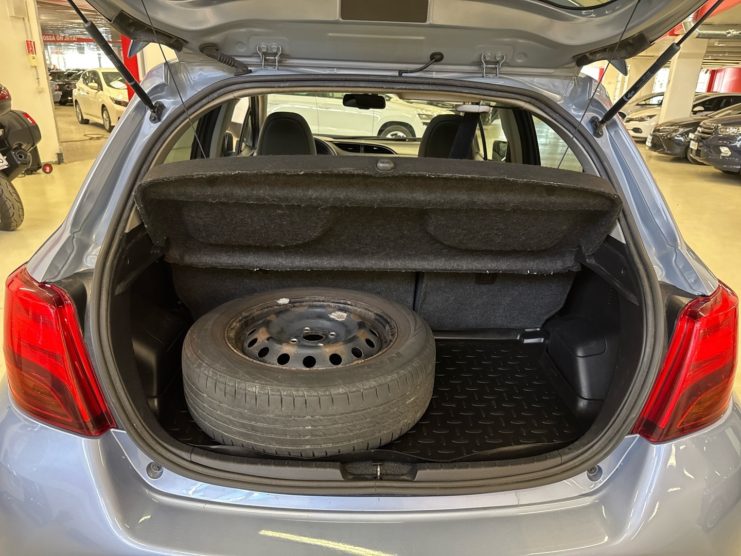 TOYOTA Yaris 2014