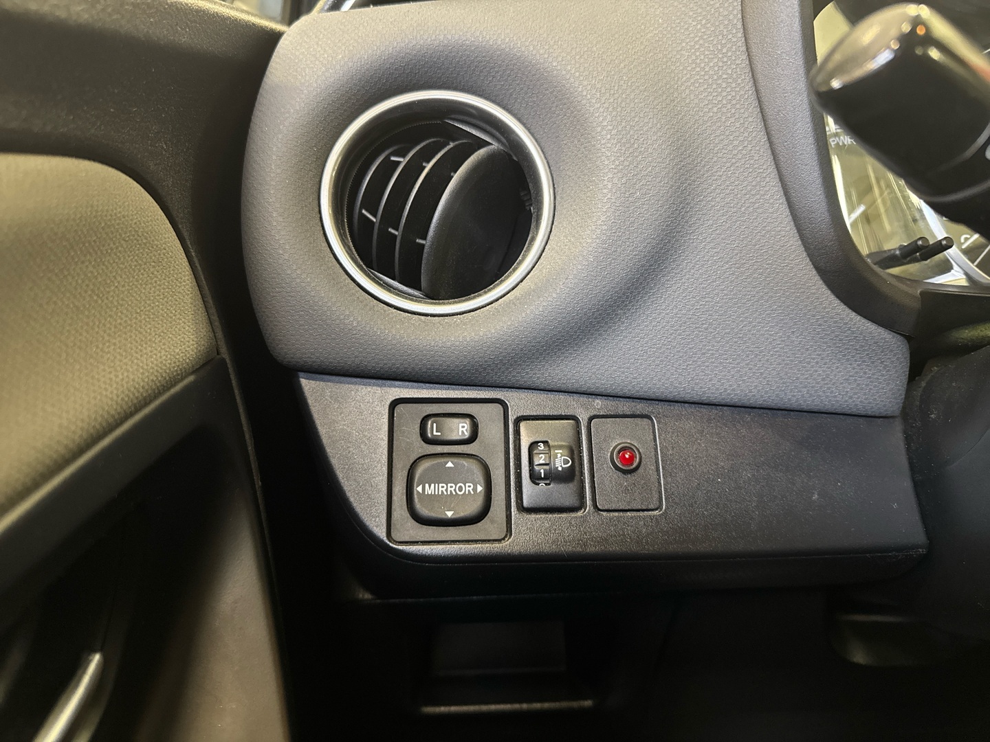 TOYOTA Yaris 2014