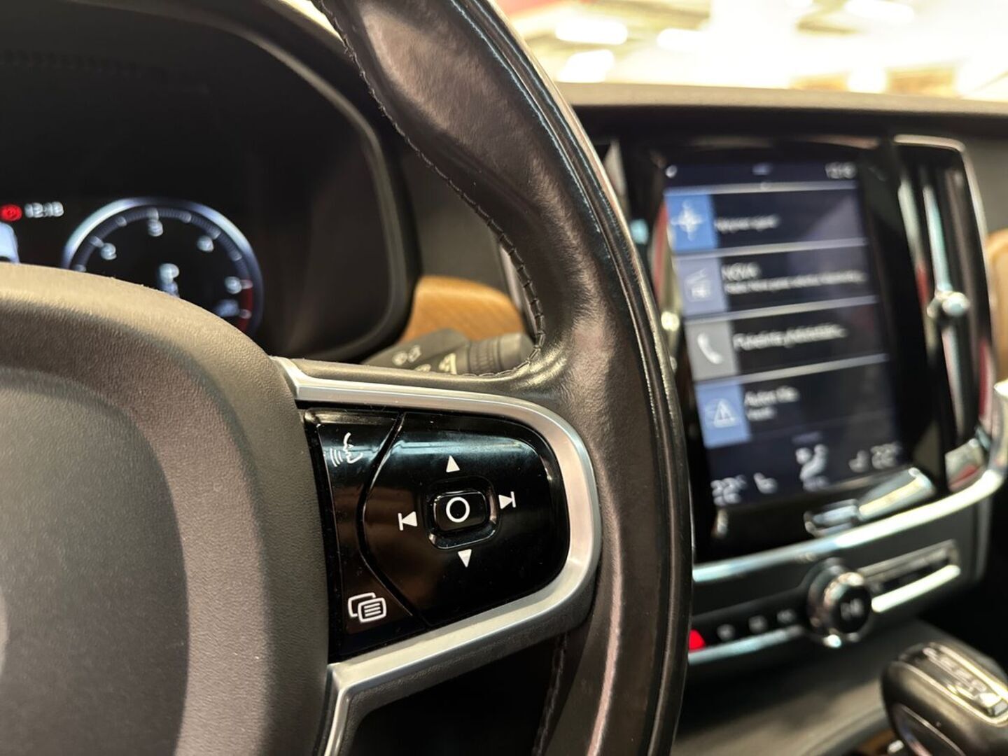 VOLVO S90 22