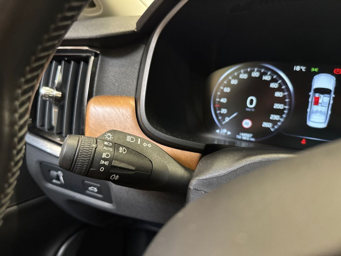 VOLVO S90 25