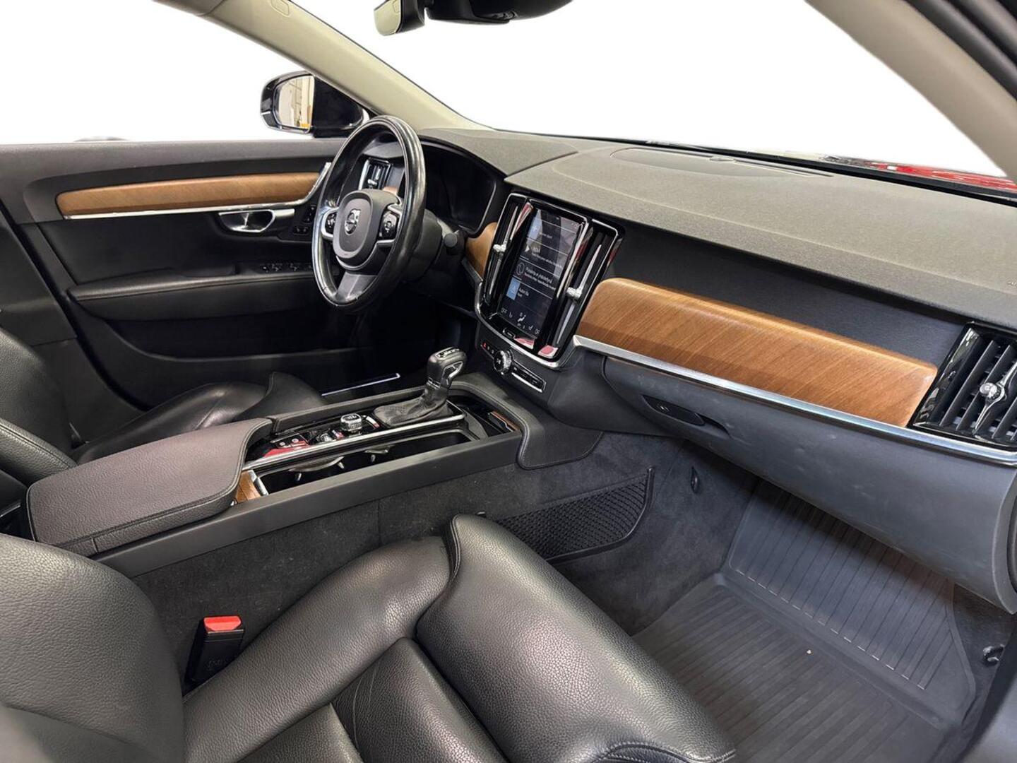 VOLVO S90 9
