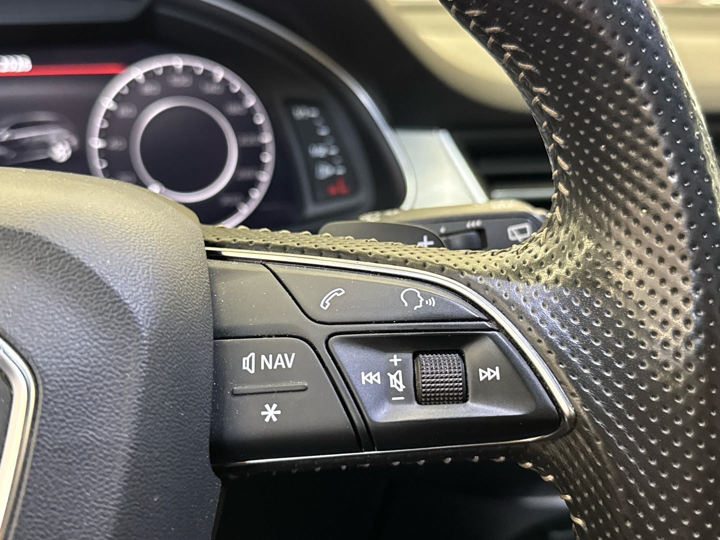 AUDI e-tron 2017