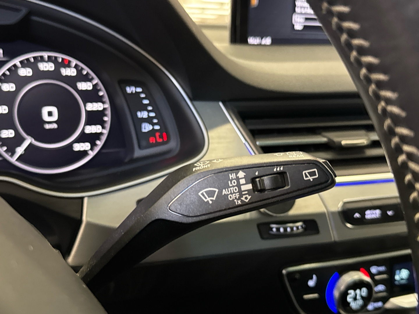 AUDI e-tron 2017