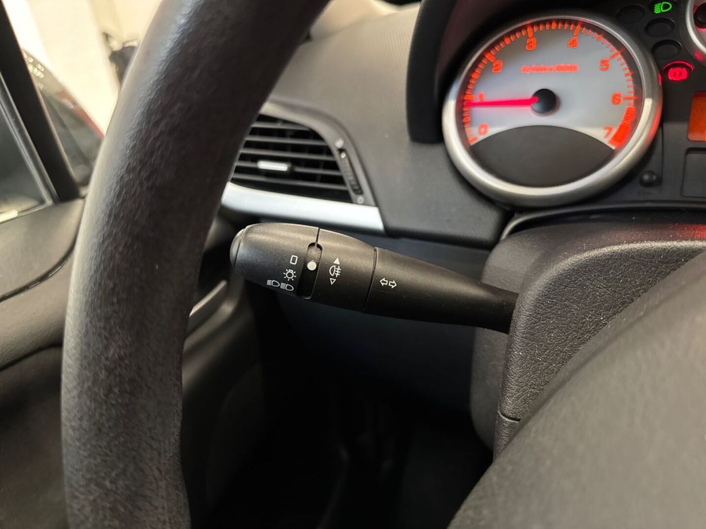 PEUGEOT 207 2008
