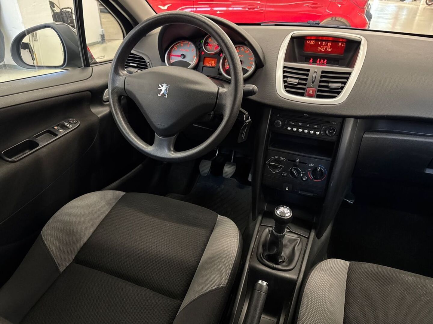 PEUGEOT 207 2008