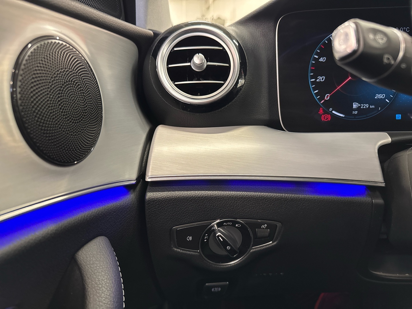 MERCEDES-BENZ E 2021