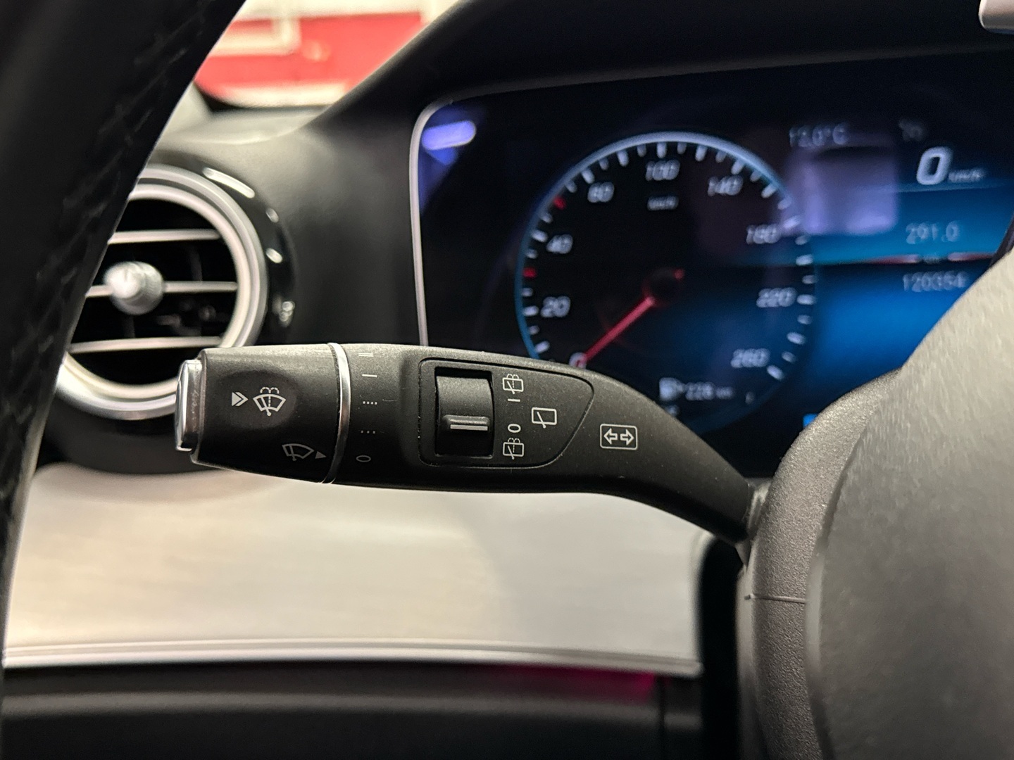 MERCEDES-BENZ E 2021