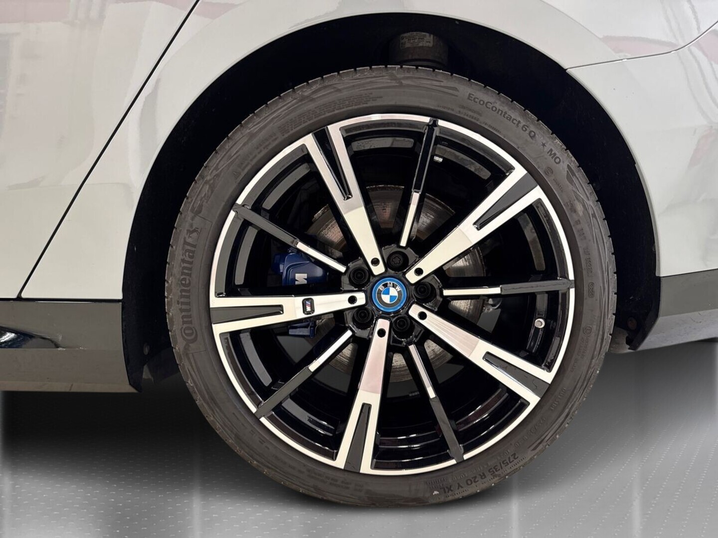 BMW i5 13