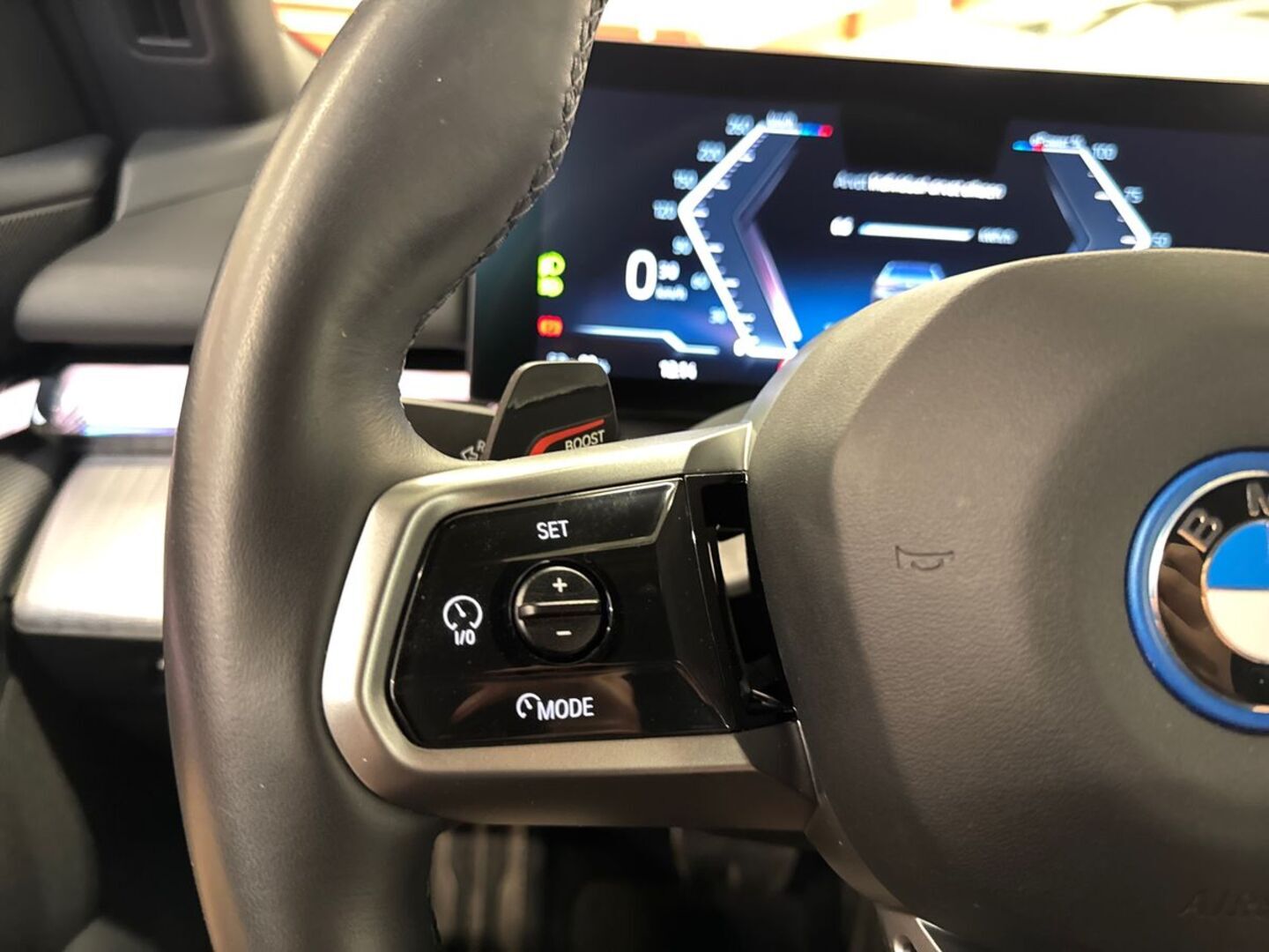 BMW i5 23