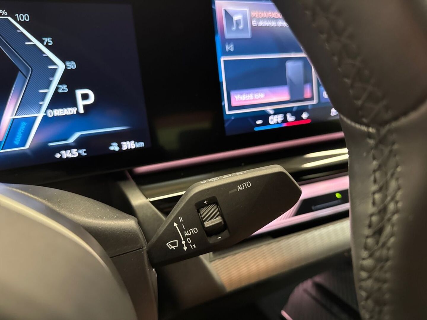 BMW i5 24
