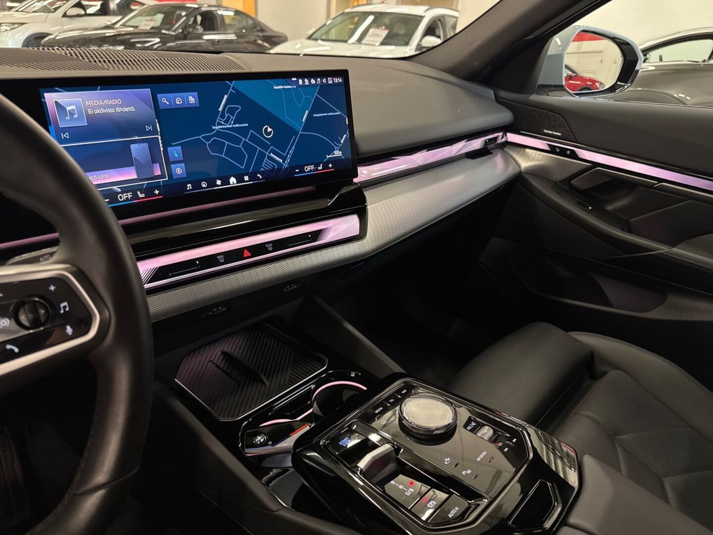 BMW i5 26