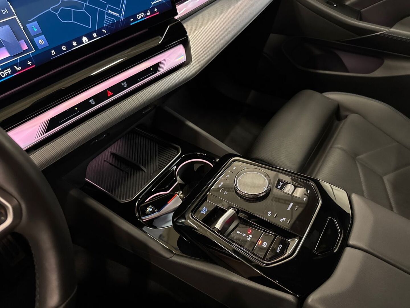 BMW i5 27