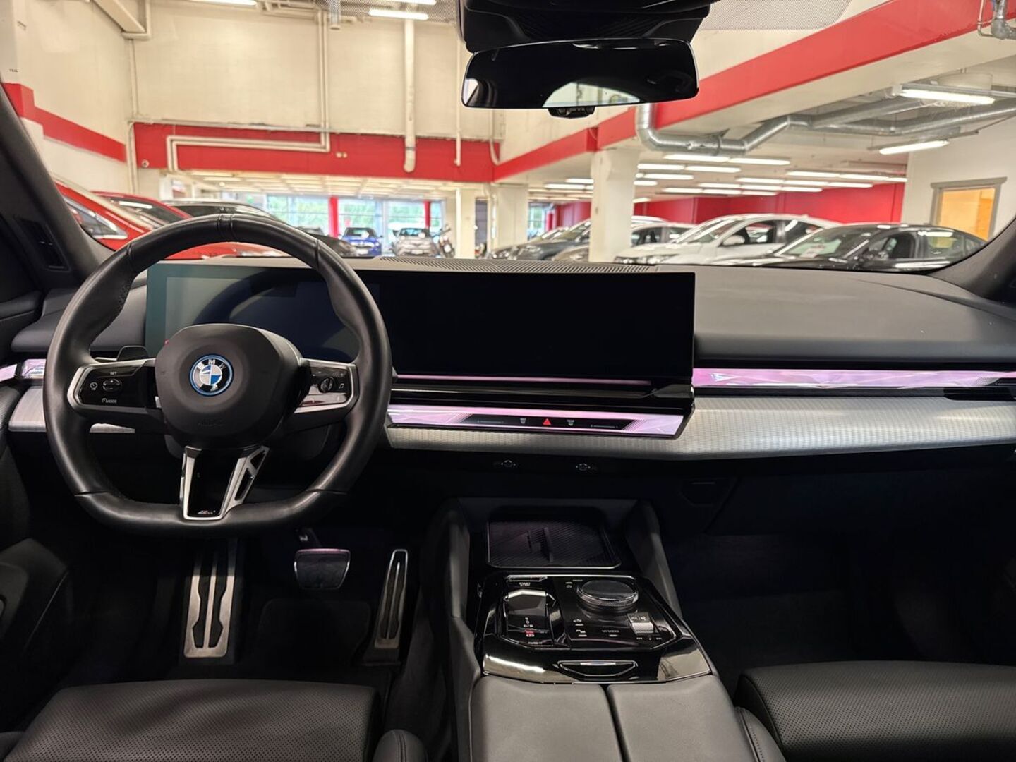 BMW i5 31
