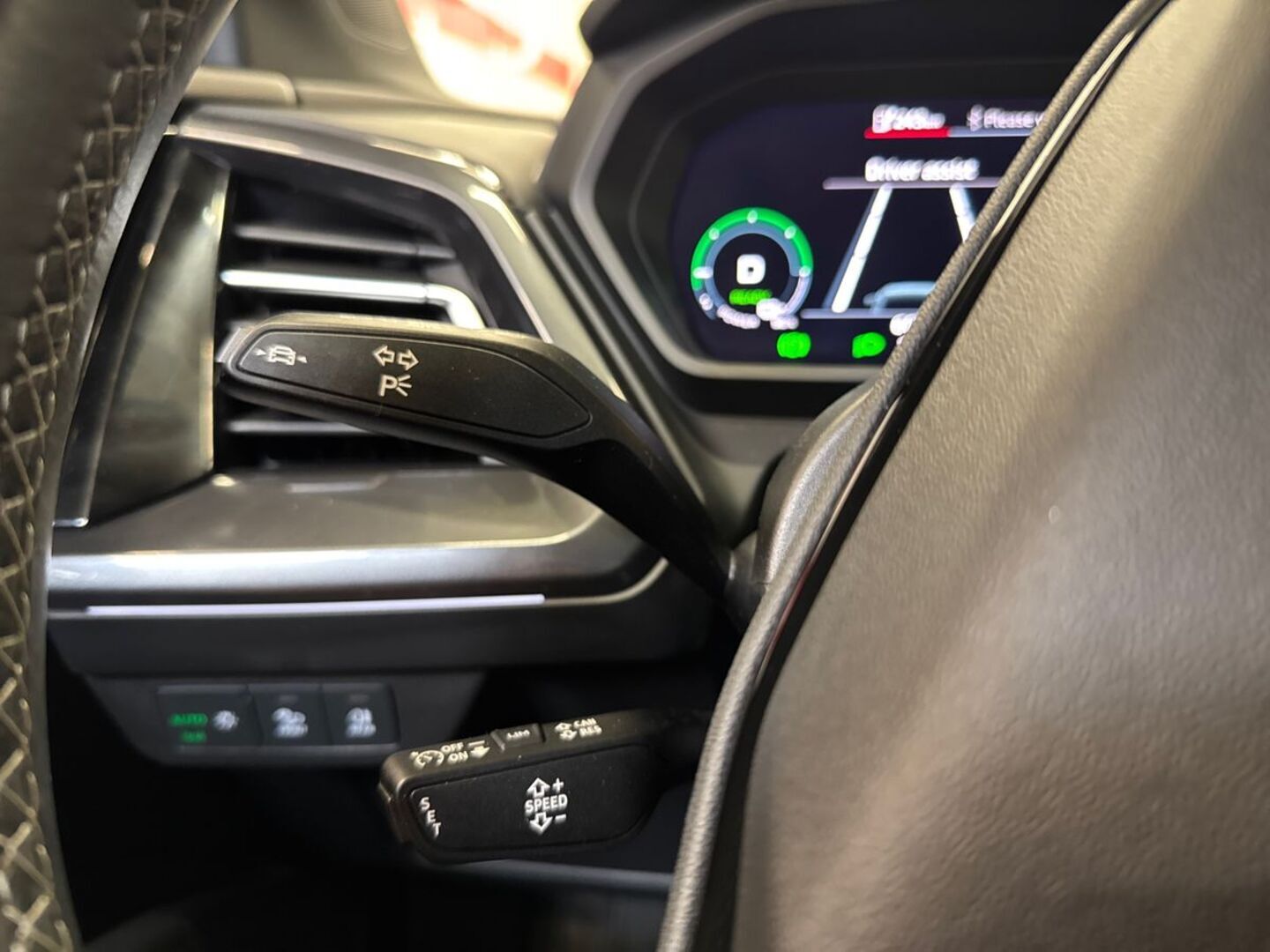 AUDI Q4 e-tron 2022