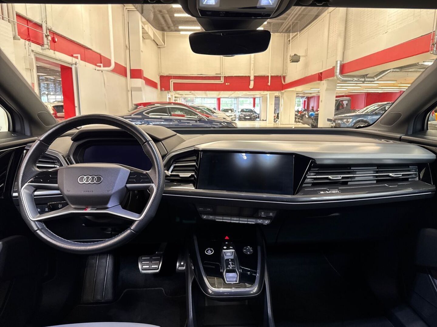 AUDI Q4 e-tron 2022