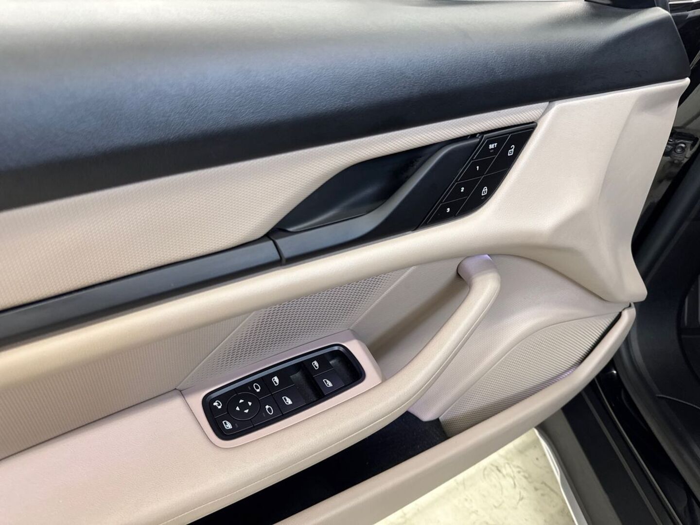 PORSCHE Taycan 2022