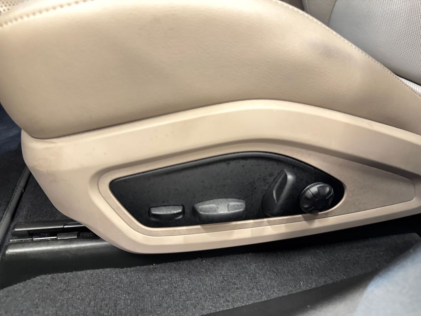 PORSCHE Taycan 2022