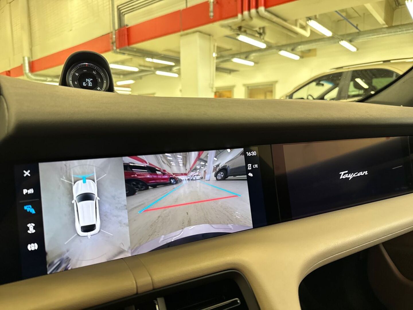 PORSCHE Taycan 2022