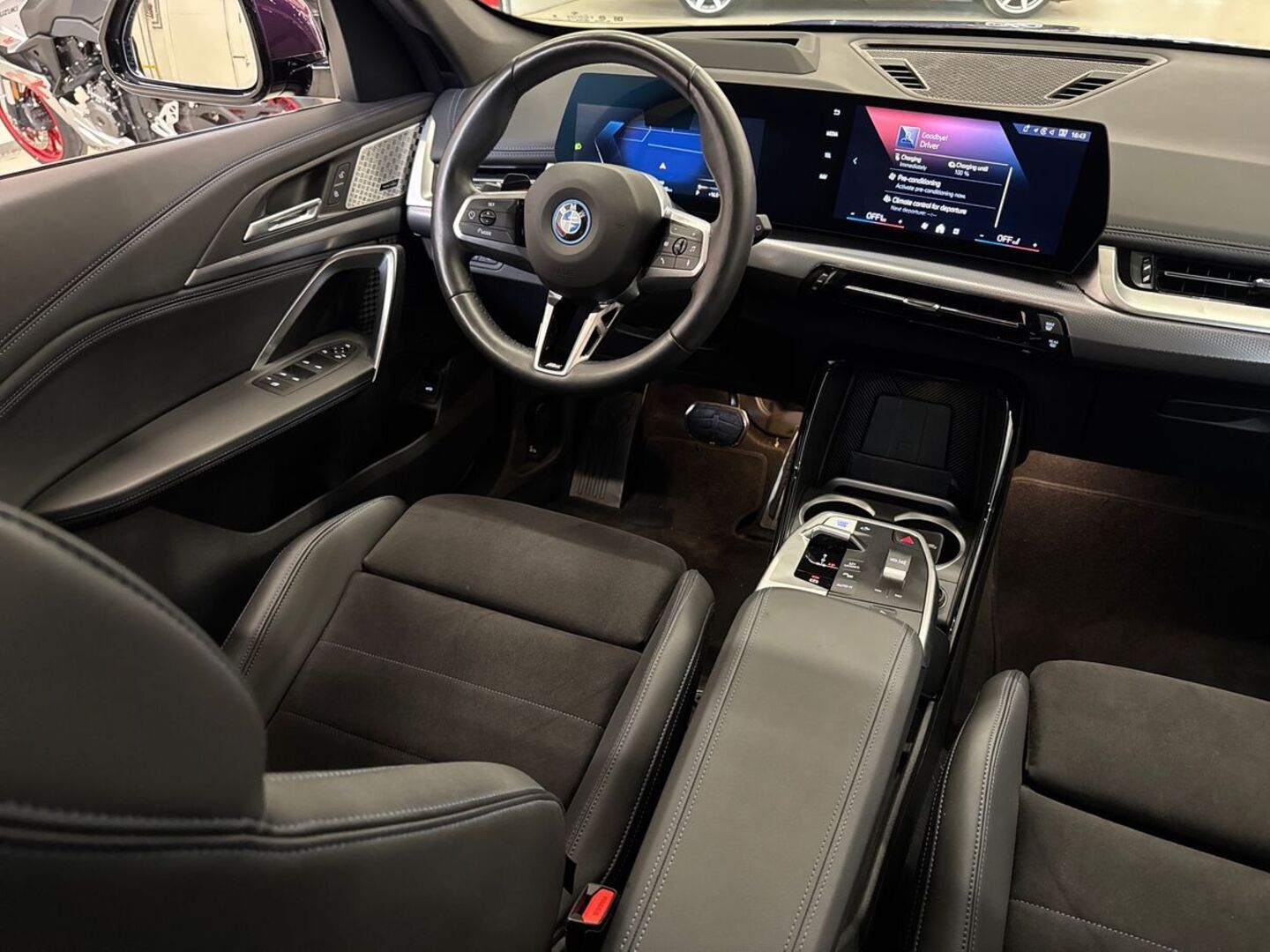 BMW iX1 2024
