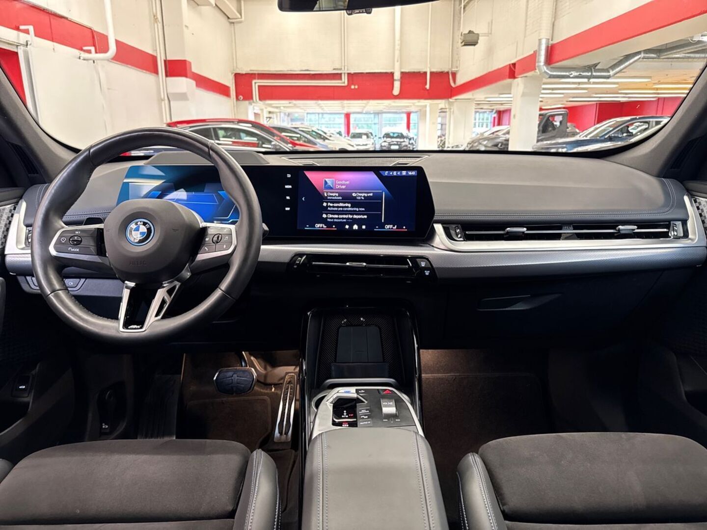 BMW iX1 2024
