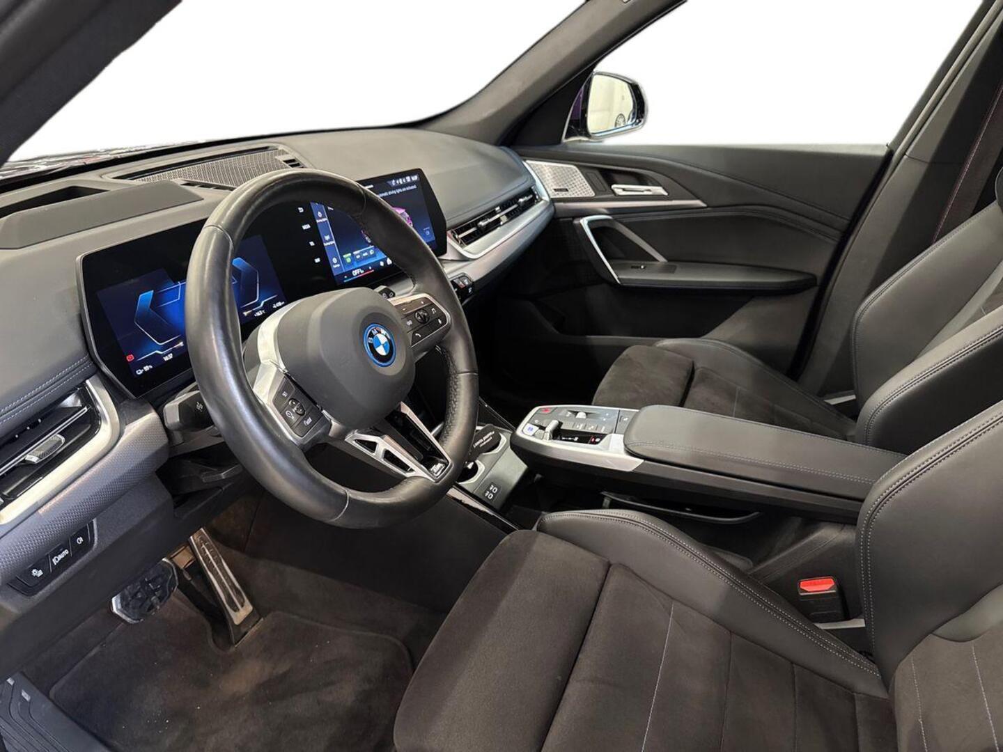 BMW iX1 2024